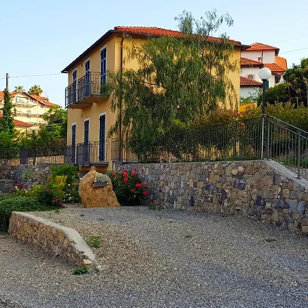 Casa Laura بيت للعطل إمبيريا